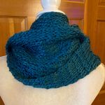 Gorgeous Wool Knit Teal Infinity Scarf /Wrap Blue Photo 3