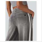 Halara Flex High Waisted Stripe Wide Leg
Jeans with Pockets Gray Photo 6