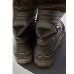 Storm By Cougar Women’s Sz 10 Gray leather Faux Fur Boots Activewear Travel Wear Photo 4