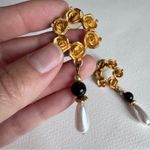 Vintage Gold Tone Rose Black White Drop Earrings Womens Jewelry 80s Photo 1