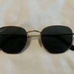 Ray-Ban Sunglasses Photo 0