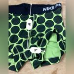 Nike Pro Women’s 3” Shorts Sz S in Bright Green/Black Polka Dot Photo 7