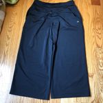 GapFit studio wide leg crop pants Photo 2