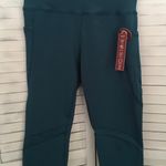 Athletic Capris, XL Blue Photo 0