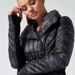 Blanc Noir motion panel camo camouflage down hooded‎ puffer jacket size small Green Photo 0