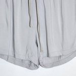 Uniqlo Gray Pull-on Shorts Size XL Light Gray Pull-on Drawstring Shorts Photo 3