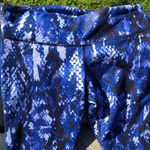 Alo Yoga  - Airbrush Leggings in Blue Snake Python - Size Small Photo 3