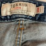 Torrid Boyfriend Fit Ankle Jeans Size 26 Reg Faded Wash Blue Denim Photo 6
