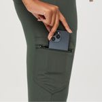 FIGS  High Waisted Zamora Jogger Scrub Pants in Moss Green 5700 Size XL Tall Photo 5