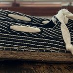 Tommy Bahama | ladies Veracruz Espadrille shoes. Size: 9B. Photo 4