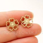 Gold Plated Stainless Steel Clover Flower Stud Earrings – Minimalist Jewelry Photo 2