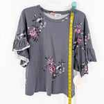 Gypsies & Moondust NWT  Gray Floral Flutter Sleeve Tee Women's Size Medium Photo 8