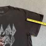 Def Leppard Rock Band Retro Tee Women’s Size Large Graphic Print Black Photo 4