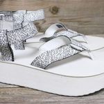 Brand New Teva Platform Sandals White Size 9 Photo 0