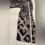 CHAUS NEW YORK Chaus top - ruched and gathered in front - flattering gray black animal - Large Photo 9