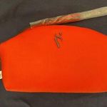 Simply Vera  Vera Wang- NWT wristlet Photo 0