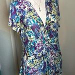 Nicole Miller Women’s V-Neck Vibrant Floral Print Twist Front Cap Sleeve Blouse Photo 0