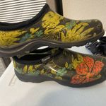 Sloggers  Garden Rain Shoe Slip-On Clog Outdoor Comfort Black Floral Women’s Sz 8 Photo 4