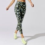 Carbon 38  High Rise 7/8 Leggings in Refreshing Camo Size XS Photo 2