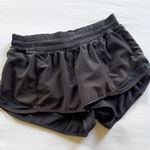 Lululemon Women's Hotty Hot Shorts Mid Rise size 4 Photo 0