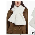 NWT Curateur Box Of Style x Rachel Zoe Apparis Bambi Faux Fur Scarf White Photo 2