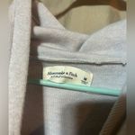 Abercrombie & Fitch  sweater Photo 1