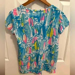 Lilly Pulitzer Meredith Tee Beach and Bae sailboat print Photo 3