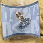 Rock and roll hall of fame tac pin Gold Photo 0