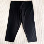 Athleta  Black Elation Capri Legging Photo 0
