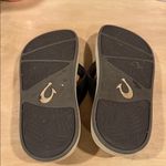 OLUKAI NU'A PI'O Womens Sz W 8 Black Gray Camo Sandals Thong Beach Flip Flops‎ Photo 1