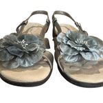 Comfortview Women's Silver Sandals with Floral Accent Photo 1