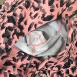 Fabletics Mila Pink Leopard Animal Print Capri Leggings Pants Size XS Photo 3