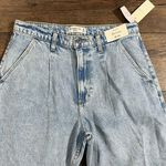 Abercrombie & Fitch NWT  The Loose High Rise Photo 3