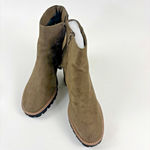 Cushionare CUSHIONAIRE Women's Ringo platform heel boot Memory Foam Size 11M Photo 13