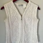 Sweater vest. Texture. Cream colored. Size small Photo 2