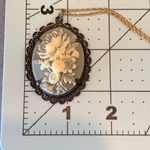 Vintage Floral Cameo Pendant Necklace Multi Photo 5