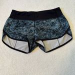 Lululemon  Speed 2.5” Running Shorts in Fairisle size 4 Photo 2