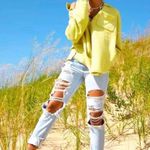 American Eagle Destroyed Mom Jean in Light Wash Size 00 Photo 3