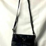 Relic  WOMENS BLACK CROSSBODY PURSE ADJUSTABLE STRAP MULTI POCKETS ZIP CLOSURE Photo 0