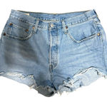Levi's Levi 501 High rise‎ light wash distressed denim shorts size W 31 Photo 0