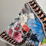 Jealous Tomato floral wrap front blouse size medium Photo 1