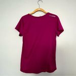 Under Armour Run Magenta Short Sleeve Fitted Tshirt Size M Photo 5