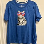 Blue Cat T Photo 1