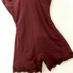 SKIMS  fits everybody lace triangle onesie in oxblood L Photo 3