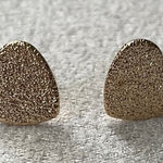 Heart shaped glitter studs Gold Photo 0