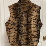 Steven Paul faux fur zipped up vest. Size medium Photo 1