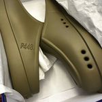 P448 FLO unisex runs small. Fits women’s 9 men’s 8 Photo 5