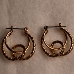 Unique Vintage Vintage Twisted Double Hoop Latch Post Gold Tone Earrings 1970's Light Weight Photo 2