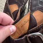 Born concept BORN Brown Leather Wedge Heel Sandals Women's Size 7 Adjustable Thong Style Photo 7