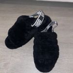 UGG  Slippers Photo 1